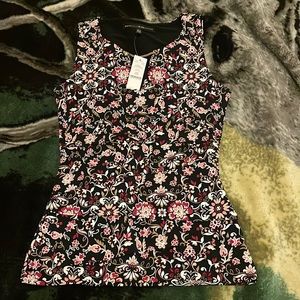 Beautiful flower design and chain decir brand new